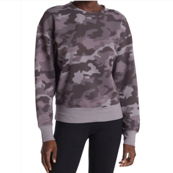 Zella Tops - Zella Camo Sweatshirt Womens Xl Crewneck